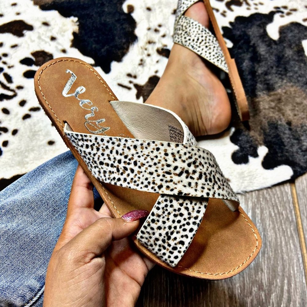 NIB Very G Seaside Beige Sandals